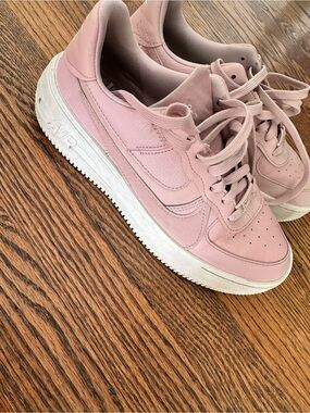 Nike Women’s Low-Top Sneakers in Dusty Pink